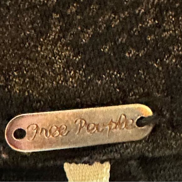 Free People black green animal print yoga pants size small S
 b22 - Picture 2 of 4